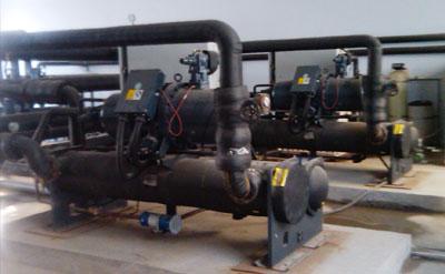 供应大型水源热泵机组