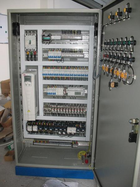 供应变频控制柜生产商--新乡市三诺电器