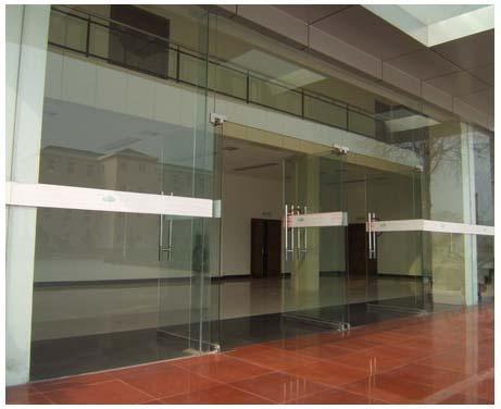 供应上海卢湾专业安装维修玻璃门门夹图片