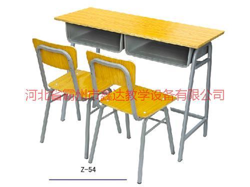 供应哪里有供应北京双人三人课桌椅厂家