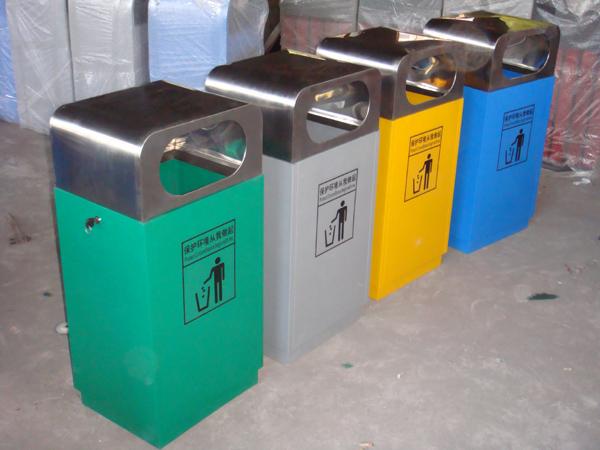 供应街道垃圾桶批发，环保垃圾桶，高档果皮箱，铁冲孔，钢板垃圾箱