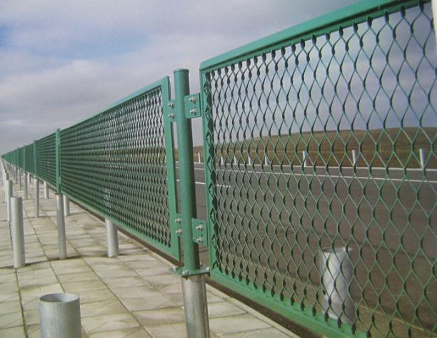 宁波市双边护栏网厂家供应宁波双边护栏网、框架护栏网、刀刺护栏网、浸塑护栏网