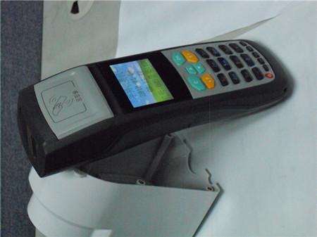 供应手持刷卡扣款机充值消费手持刷卡机ic卡手持收费机