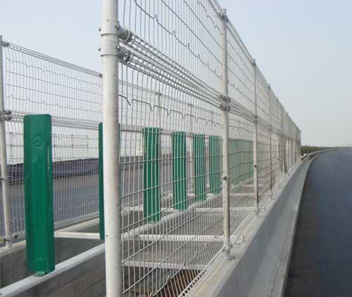 供应双圈护栏网|折弯护网|桥梁防落网