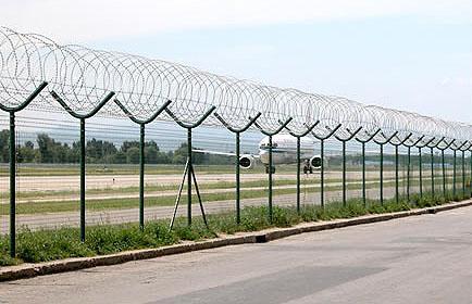 供应机场护栏网Y型安全防护网