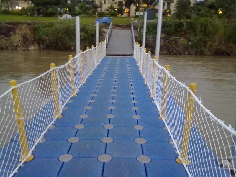 广东浮筒浮动平台水上平台浮桥批发