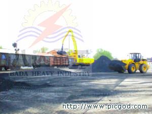 供应码头卸船卸货车装车木材废钢港口吊
