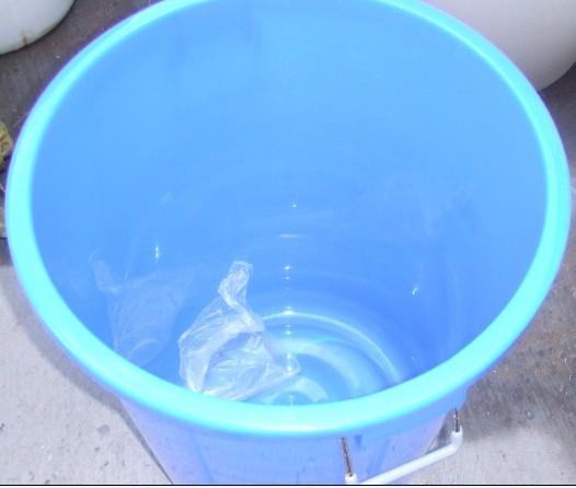 特价供应塑料水桶 塑料托盘 塑料周转箱 塑料筐