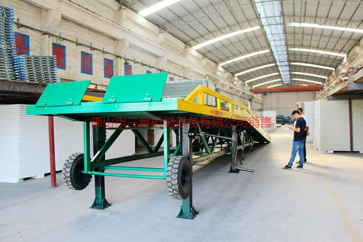 供应装柜平台生产厂家 专业定制各类移动式登车桥厂家