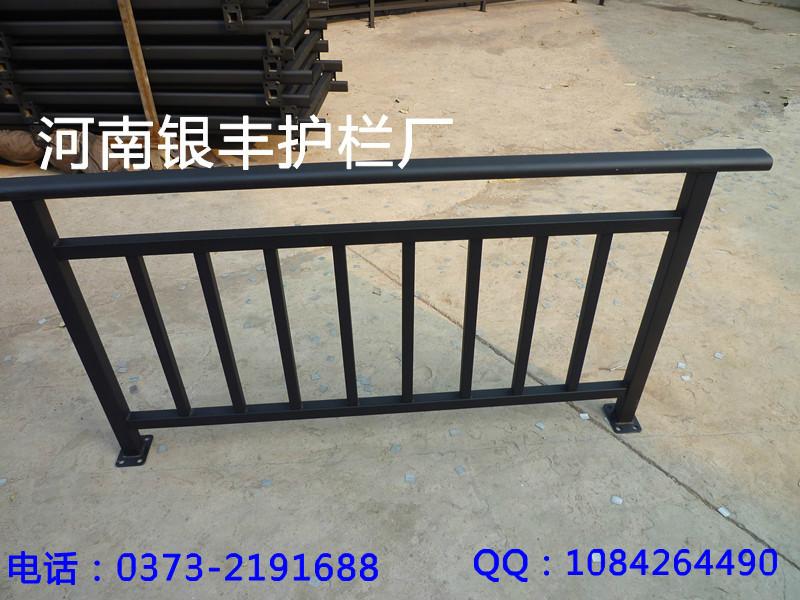 供应用于家用阳台护栏的方管栏杆 |彩钢喷塑阳台栏杆