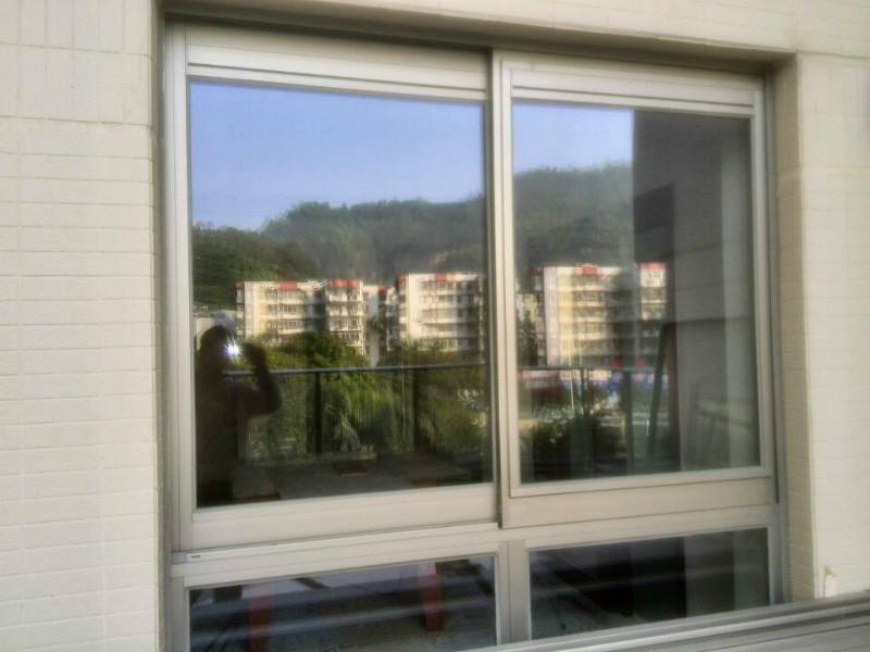 供应温州阳光房订制定做断桥铝合金门窗，封阳台图片