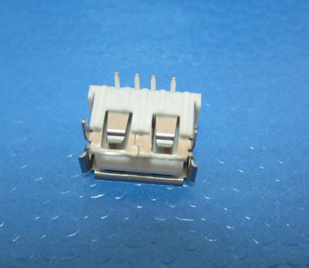 供应端子DIP AF-USB-90度10.0短体母座+前两脚插板有边