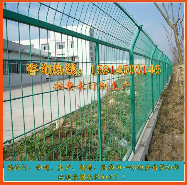 供应深圳双边丝铁丝网工地围栏网
