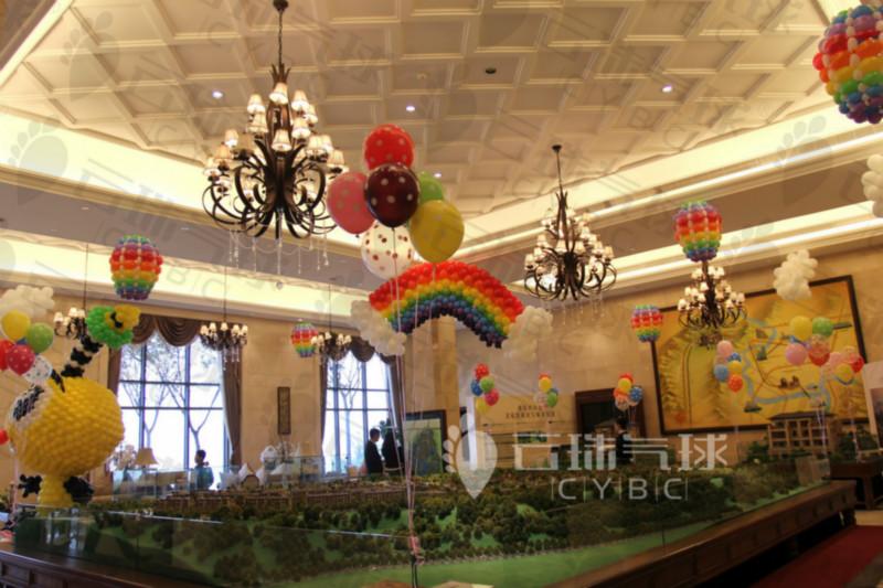 成都市商场气球装饰/成都气球造型厂家供应商场气球装饰/成都气球造型/大型气球造型/成都气球展