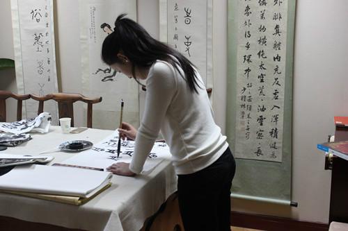 供应上海专业青少年硬笔软笔书法培训 名师授课 小班教学图片