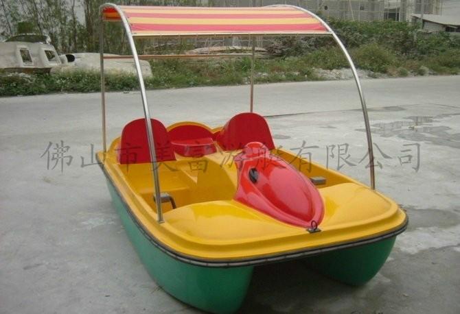 供应2人水上脚踏船 游乐船 玻璃钢小船