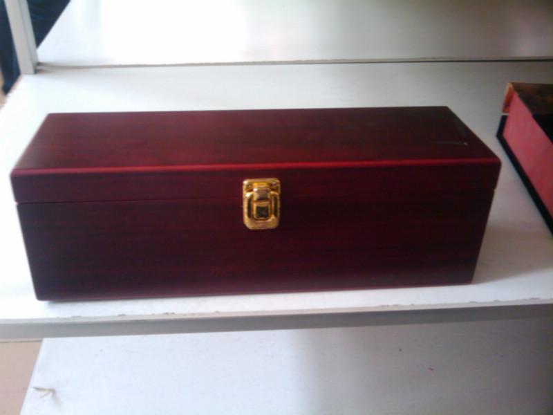 供应红色油漆金币盒厂家木盒金银币木盒 红色油漆木盒 大小金币装木盒