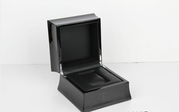 供应新款精美手表盒  12位手表箱 铝合金表箱 带锁 手表盒