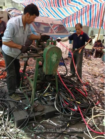 供应上海电力变压器回收电话上海高价变压器配电柜回收