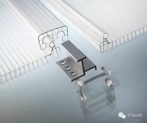 供应上海金纬PC阳光板U型锁扣板设备，PE中空格子板生产线首选优质企业