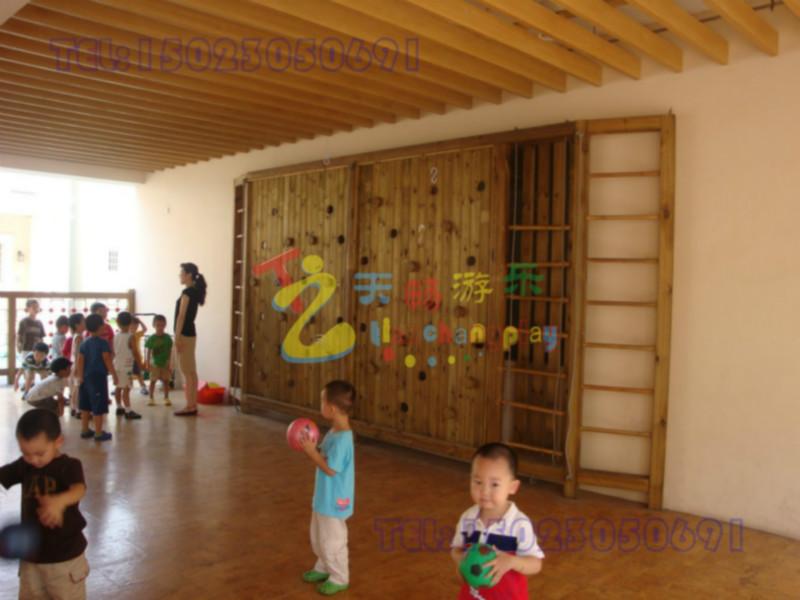 重庆哪里有制作幼儿园攀岩墙的公司 双桥区原木色攀岩墙 重庆攀岩墙