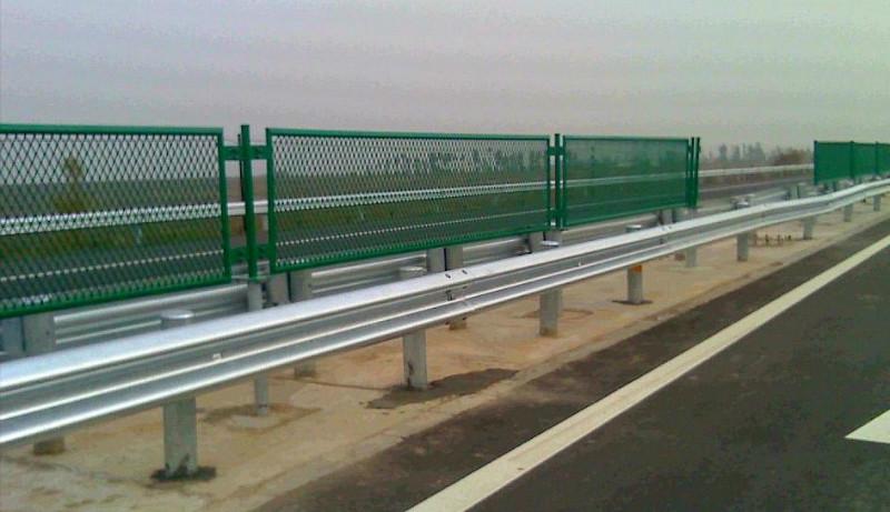 供应高速公路防眩护栏网图片