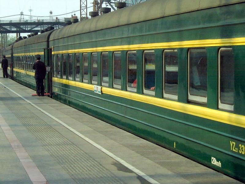 绿皮火车车厢图片