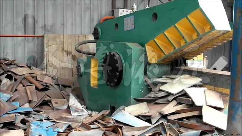 供应江阴液压废钢专用剪切机，250吨圆钢剪断机，，槽钢液压剪切机