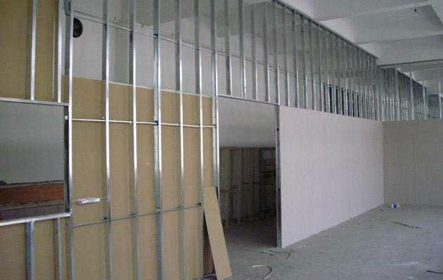 供应松岗山门厂房办公室隔墙吊顶装修，松岗装修公司