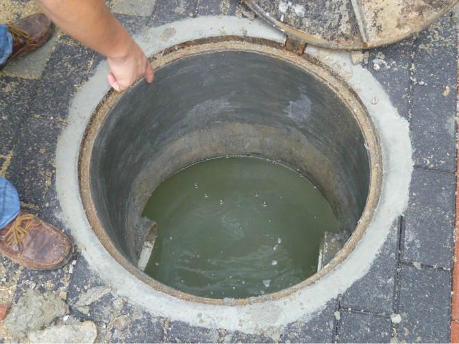 供应清理淤泥清理化油池清理化粪池专业抽粪价格图片