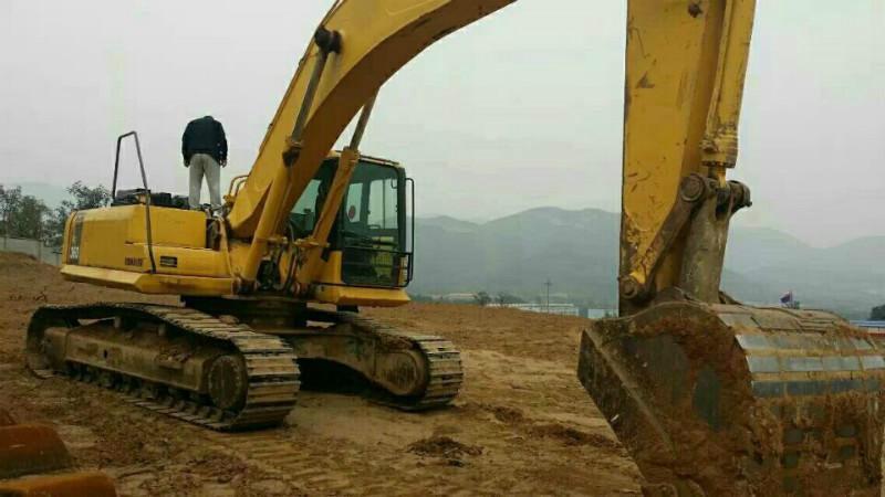 供应上海二手工程机械挖掘机，小松挖掘机供应图片