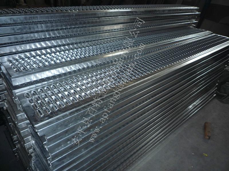 供应铝板防滑板规格2-6MM图片