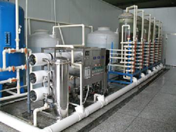 供应国四车用尿素液生产设备YC-NS2500占地80平方
