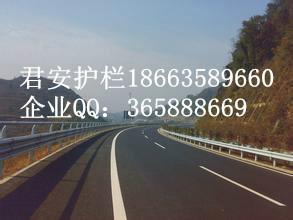 供应四川乐山公路波形梁钢护栏图片