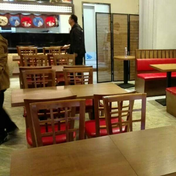深圳市西餐厅实木椅子厂家供应西餐厅实木椅子