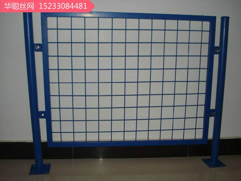 供应镀锌护栏、喷塑护栏、护栏网现货。