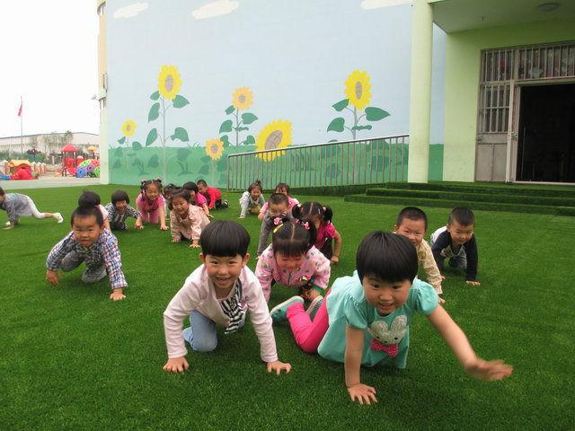 供应三江幼儿园人造草皮，幼儿园人造草皮设计，幼儿园人造草皮铺设