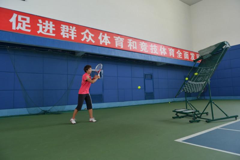 供应广东网球训练器网球练习网球训练网球发球器网球训练器厂家价格