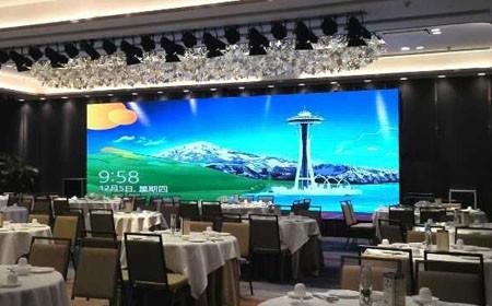 供应内蒙古酒店LED全彩显示屏，包头室内P4全彩高清大屏幕厂家直销