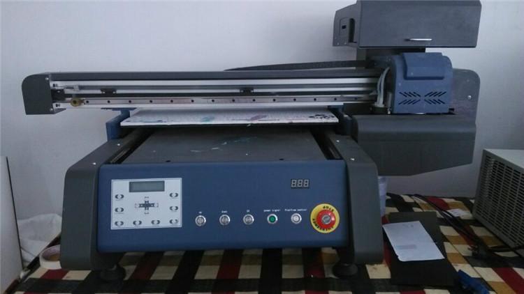 供应手机壳UV彩绘机6040 小型万能打印机价格