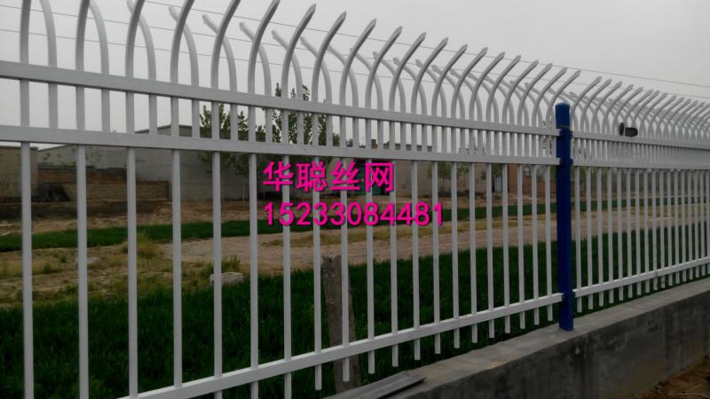 供应围墙锌钢铁艺护栏网 小方管耐腐蚀
