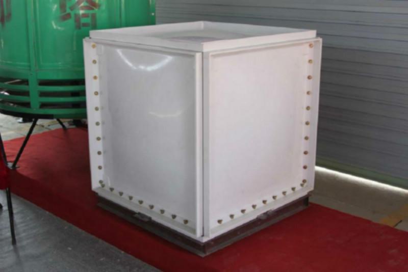 玻璃钢消防水箱供应玻璃钢消防水箱   玻璃钢保温水箱  玻璃钢模压水箱