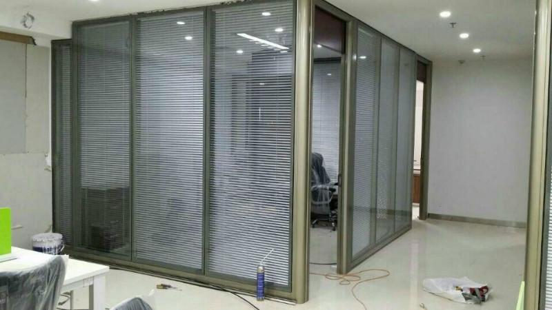 供应用于办公隔断铝型的高隔间隔墙铝型材大量销售