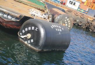 供应小型充气护舷船舶专用橡胶护舷靠球