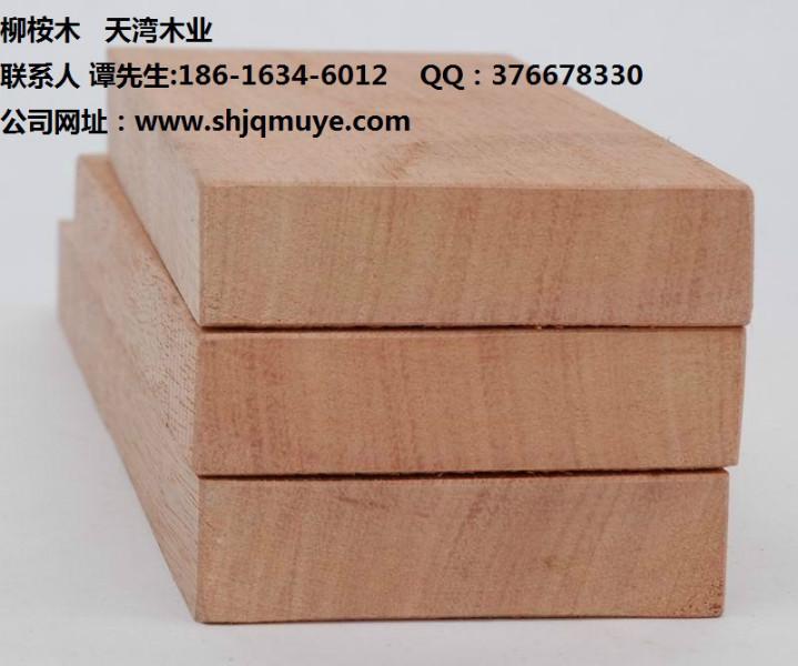 供应江西柳桉木栏杆专业制造，柳桉木坐凳加工制作，红柳桉木地板生产厂家图片