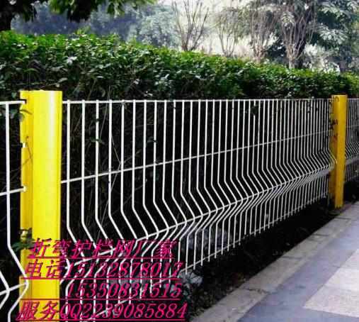 供应鹤壁桃型柱护栏网 绿地钢丝围栏网 游乐场护栏网