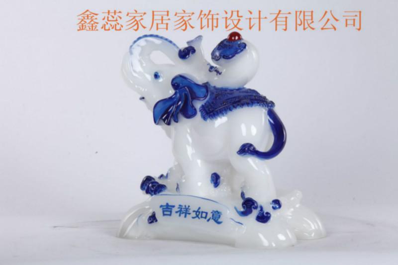 供应广州哪里有仿青花瓷树脂工艺礼品生产商/青花瓷吉祥如意