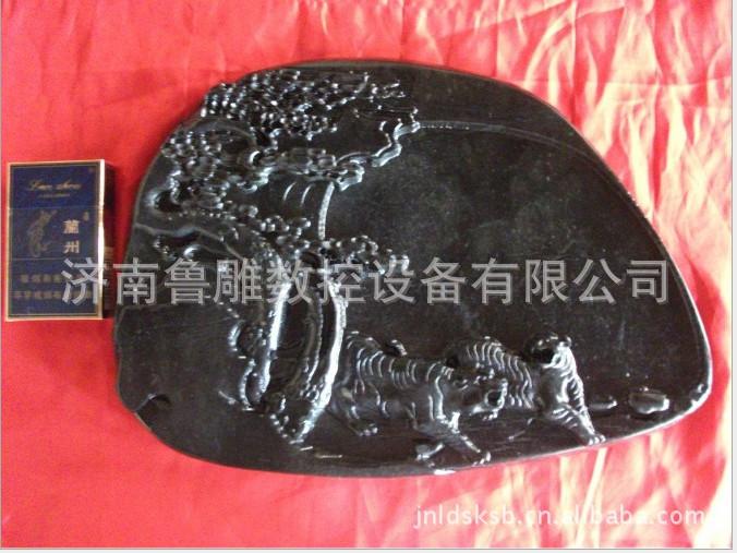 供应青海同仁浮雕石材雕刻机厂家 青海兴海墓碑石材雕刻机价格