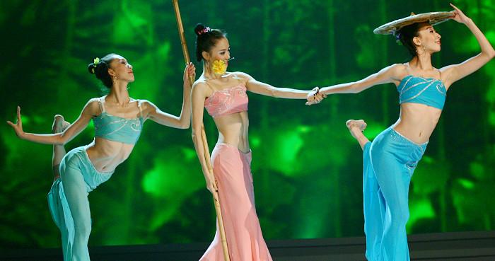 北京水鼓肩上芭蕾乐队演出杂技魔术批发