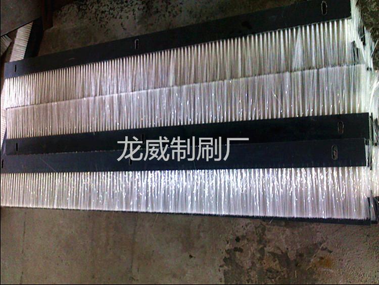 供应条刷 自动扶梯单双排铝合金底座40mm尼龙丝条形毛刷